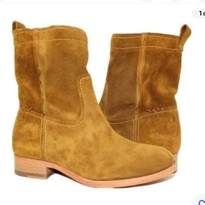 Frye Cara Wheat Suede Short Ankle Booties 7 B Boho Festival Gypsy Coachella Boot